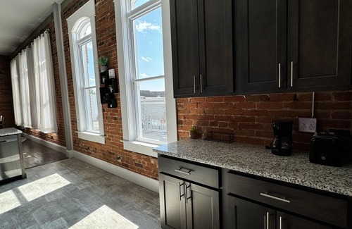 Versailles House | The Loft of the Rooftop | Excellent Views | Rooftop Lounging | Sleeps 6