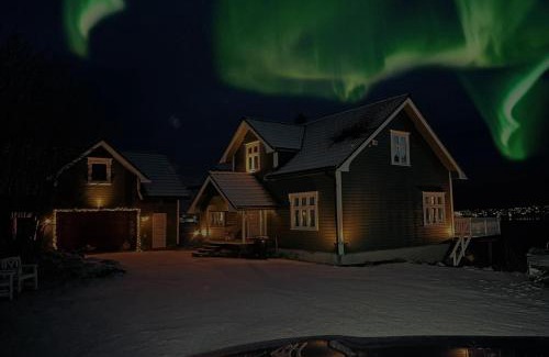 Stokmarknes Apartment | The Loft - with a stunning view