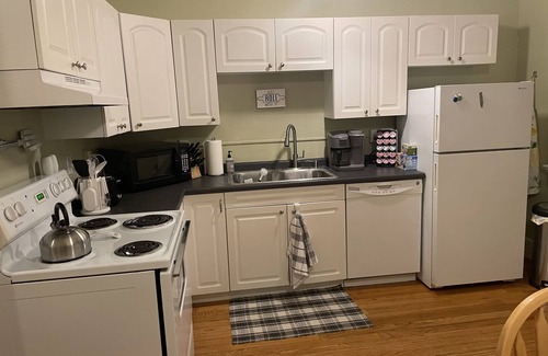 Hillsdale Apartment | The Lofty Owl - Updated historical apartment in quaint downtown Hillsdale