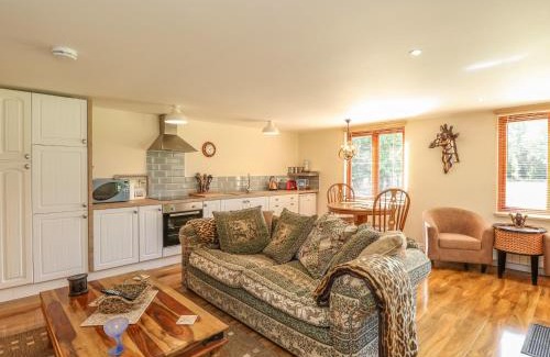 Brandon House | The Log Cabin