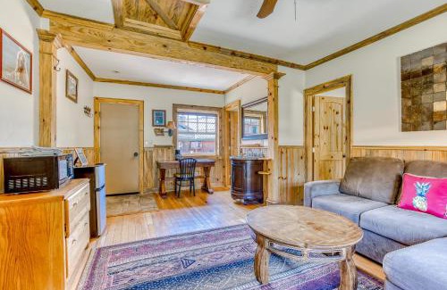 White Salmon House | The Logs Bear Cave
