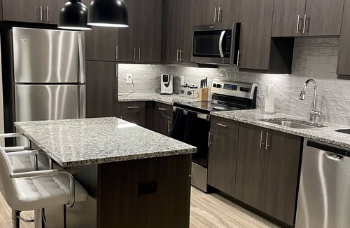 Northlake Apartment | *The London Modern Luxury Rental* ATLANTA/POOL/BALCONY