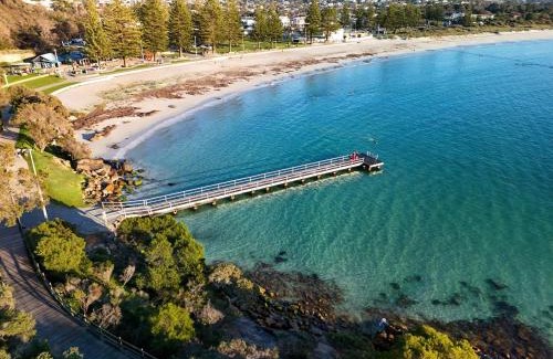 Mount Clarence House | The Lookout, Albany Holiday House