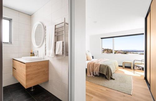 Mount Clarence House | The Lookout, Albany Holiday House