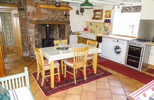 Tweedmouth Cottage | THE LOOKOUT, family friendly, with open fire in Berwick-Upon-Tweed