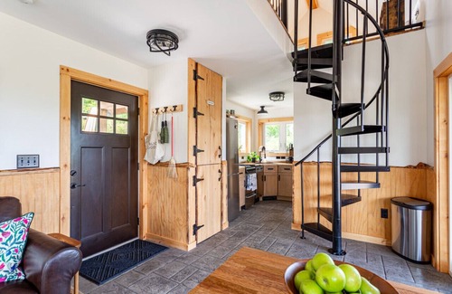 Parksville Apartment | The Lookout near Livingston Manor