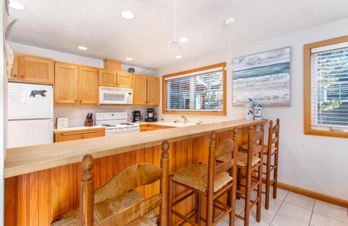 Shorepine Village House | The Lookout Pacific City