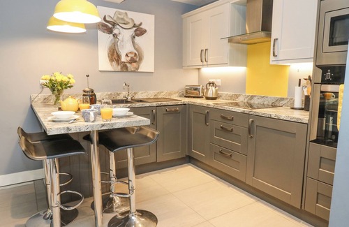 Hepworth Cottage | THE LOOKOUT, pet friendly, luxury holiday cottage in Holmfirth