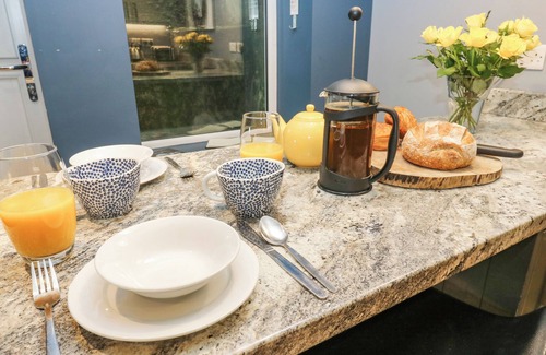 Hepworth Cottage | THE LOOKOUT, pet friendly, luxury holiday cottage in Holmfirth