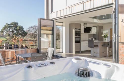 Ticknall House | The Lookout - Ukc3846