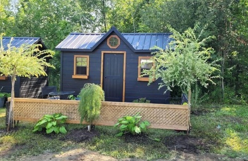 Port McNicoll House | The Love Shack - Glamping Room