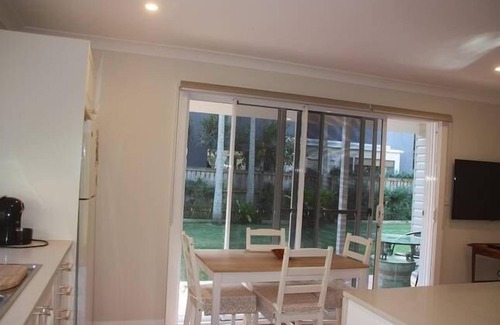 Palm Beach Cottage | The Love Shack Iluka Road Palm Beach