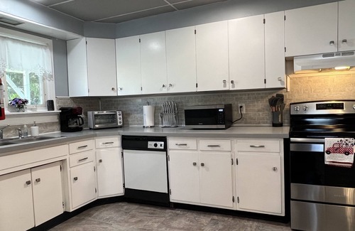 West End House | The Luey House - New renovation in Oneonta 5 bedrooms, 2 bath rental.