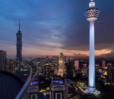 Golden Triangle Apartment | The Luxury Penthouse Twin Tower view