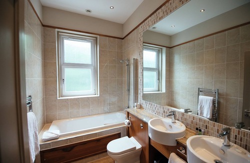 Johnstone Hotel | The Lynnhurst Hotel