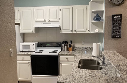 West Kissimmee Condo | The Magic Legacy first floor luxury condo near Disney!