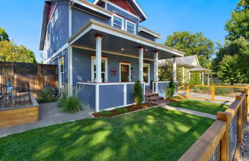 Old Town West House | The Magnolia House in Old Town - Private Hot Tub