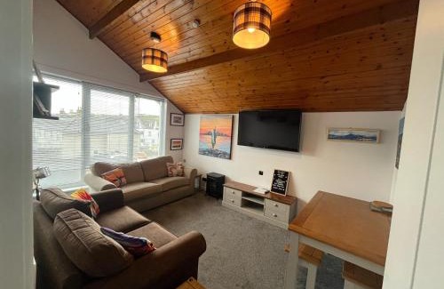 Lamlash Apartment | The Mail Barn Studio
