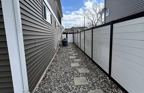 Salisbury House | The Main Residence Beach Escape-3 Beds 2BR, Patio, Walk to Ocean