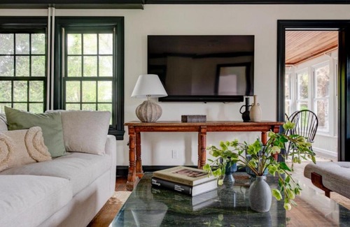 Village of Southampton Apartment | The Mainstay