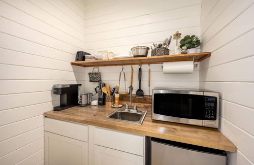 Alexander Cottage | The Makenzee at Ridgeview. Asheville rental! Luxurious Glamping!