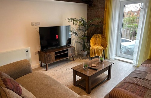 Kirk Sandall Apartment | The Maltings - Contemporary 2 bedroom apartment with en-suite