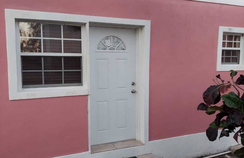 Jimmy Hill House | The manner EN suite, marvelous 1 bedroom suite in moss Town exuma with AC, WiFi