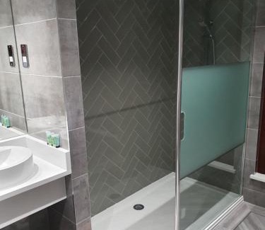 Aberdare Bed & Breakfast | The Marquis Inn