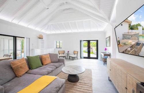 North Side House | The Mastic Cana Luxury Cottage