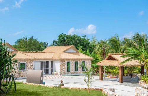 North Side House | The Mastic Cana Luxury Cottage