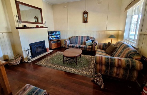 Dingup Cottage | The May Queen - Footsteps in the Forest - Est 1939 Timber Mill Settlement