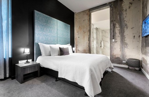 Perth Central Business District Hotel | The Melbourne Hotel