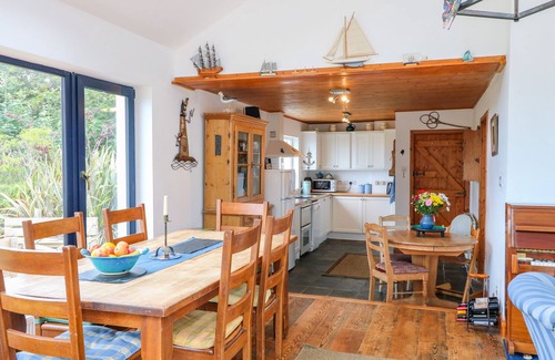 Maghery Cottage | THE MERMAID, pet friendly, with open fire in Dungloe, County Donegal
