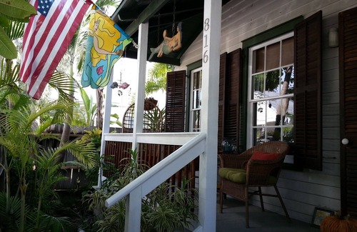 Downtown House | The Mermaids House - Old Town, Yearly Rental ! Historic Bahama Conch House