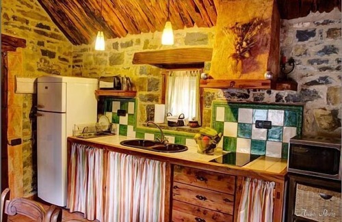 Charo Cottage | THE MERY BORDER. Aragonese Pyrenees. In Charo, 15 minutes from Ainsa. Pets