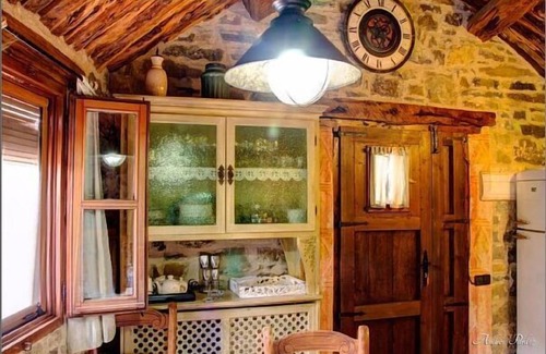 Charo Cottage | THE MERY BORDER. Aragonese Pyrenees. In Charo, 15 minutes from Ainsa. Pets