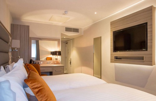 Ballymun Hotel | The Metro Hotel Dublin Airport