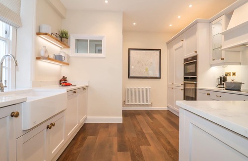 Southwold Cottage | THE MIDDLE HOUSE, pet friendly, luxury holiday cottage in Southwold