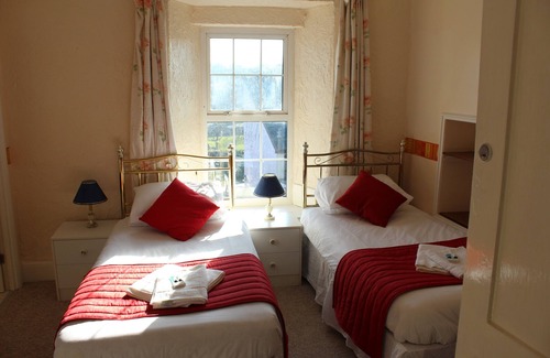 Pembroke Hotel | The Middlegate Hotel