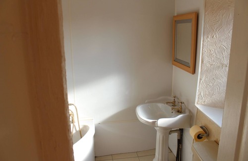 Pembroke Hotel | The Middlegate Hotel