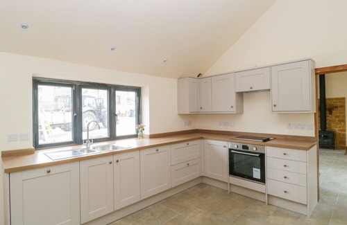 Barwick Cottage | THE MILKING BARN, family friendly, with open fire in Yeovil, Somerset