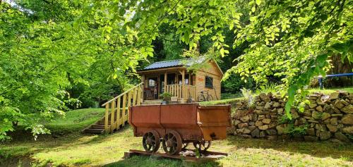 Blaina Cabin | The Miners Log Cabin
