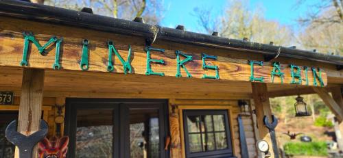 Blaina Cabin | The Miners Log Cabin