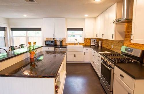 East Riverside House | The Mod Poppy Large Home 10 Minutes From it all