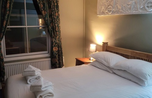 Modbury Bed & Breakfast | The Modbury Inn