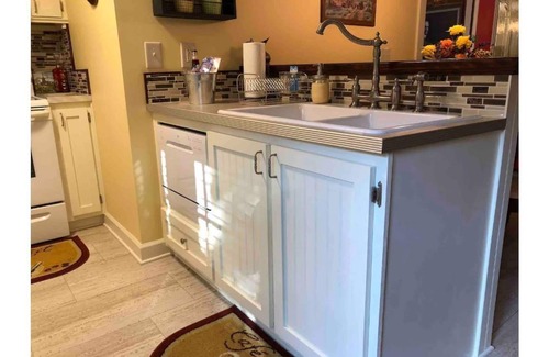 Williamston House | The Model T Suite at Snooze and Cruise Apartments