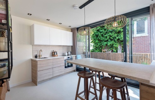 Zandvoort House | The Modern Burrow - central Zandvoort