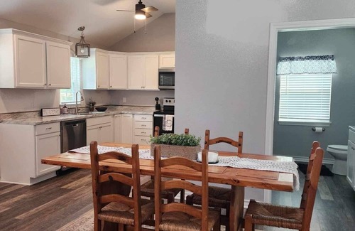 De Kalb Cottage | The Modern Farmhouse Cottage