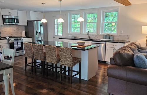 Fly Creek House | The Monarch - Private Setting, Heated Pool, 6 Bedroom, New Build. 6 min to CDP
