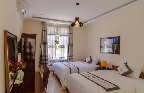 Tra Que Vegetable Village Bed & Breakfast | The Moon River Homestay & Villa